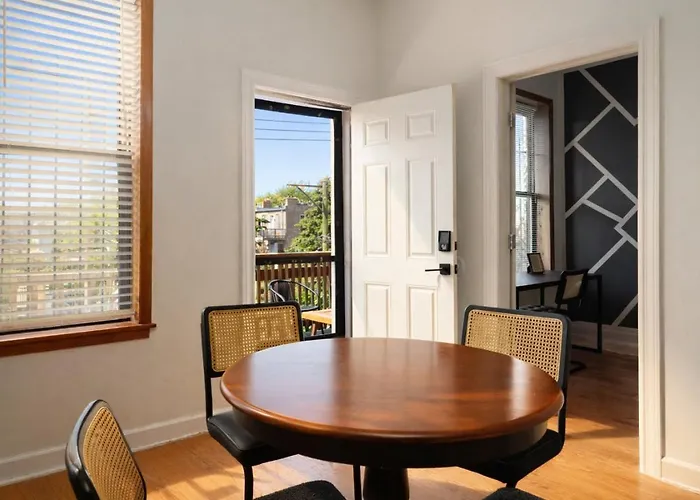 Flexhome Ukrainian Village 2br - Private Balcony & Walkable Location Chicago